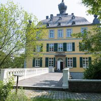 Foto Frontansicht Burg Hürth Kendenich
