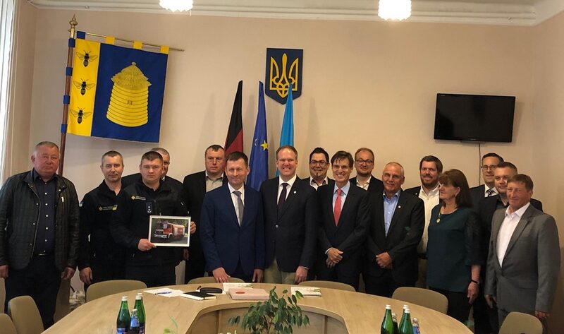 Bürgermeister Dirk Breuer mit einer Delegation aus Hürth in der Ukraine.