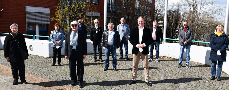 Bürgermeister Dirk Breuer (2.v.r. vorne) begrüßte die Mitglieder des Seniorenbeirates der Stadt Hürth und wünschte ihnen viel Erfolg bei der Bewältigung ihrer Aufgaben.