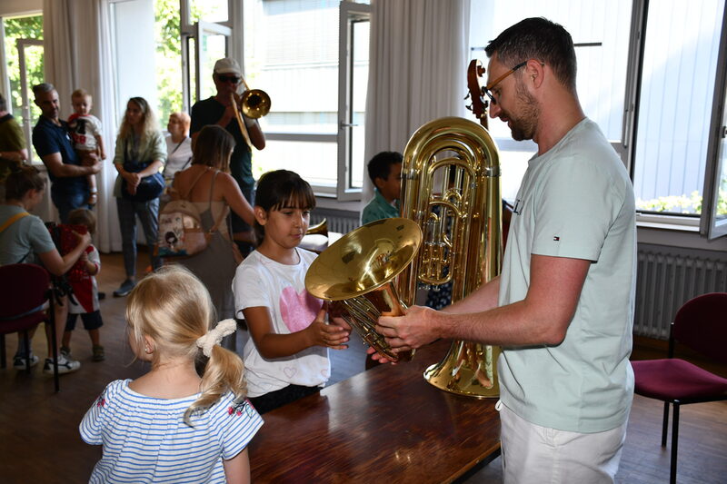 In den Räumen der Josef Metternich-Musikschule konnten interessierte Gäste Musikinstrumente ausprobieren.