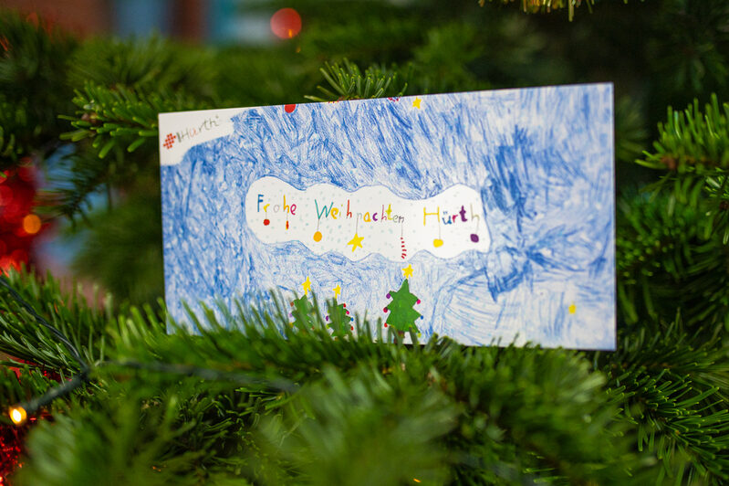 Weihnachtsgrußkarte mit dem Bild von Gewinnerin Mina Salm.
