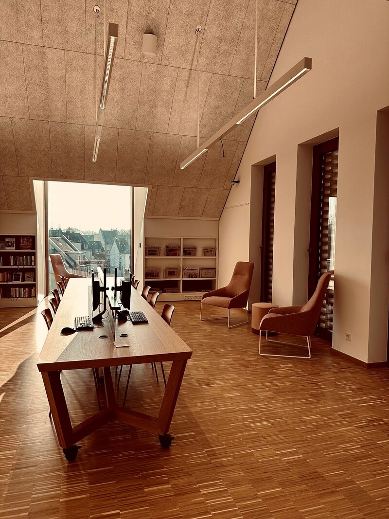 Modern und zugleich gemütlich: Die Stadtbücherei soll ein Ort der Begegnung, des Lernens und der Inspiration werden.