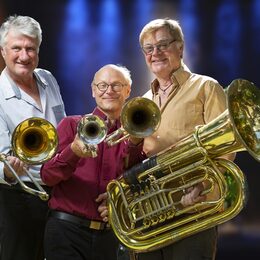 Pocket Brass sind Bernd Lechtenfeld (Posaune/Arrangements), Ralph „Mosch“ Himmler (Trompete/Flügelhorn) und Achim Fink (Tuba/Sousaphon). Nicht im Bild: Harald Ingenhag (Bodypercussion).