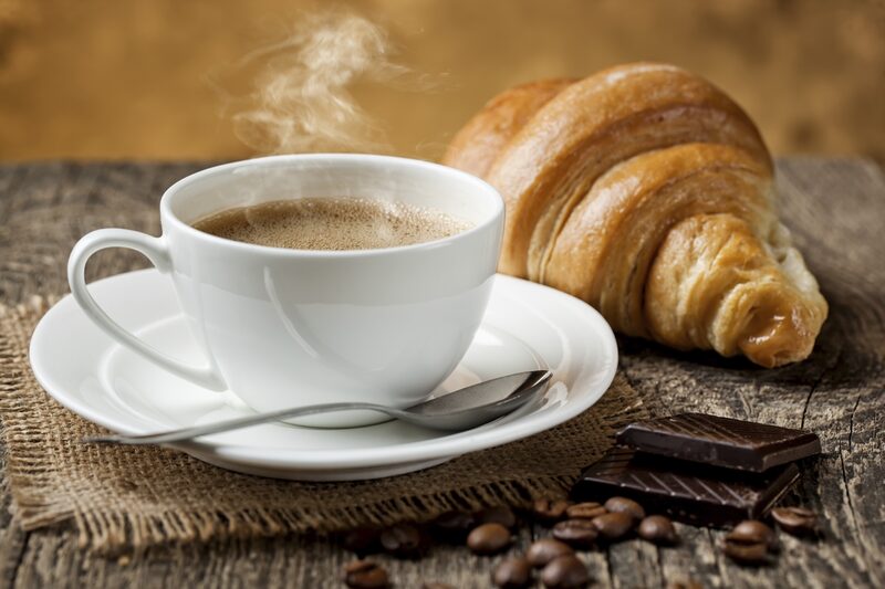 Foto: Kaffee und Croissant