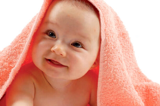 Foto: Baby mit Handtuch