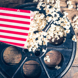 Foto: Popcorn und Filmrolle