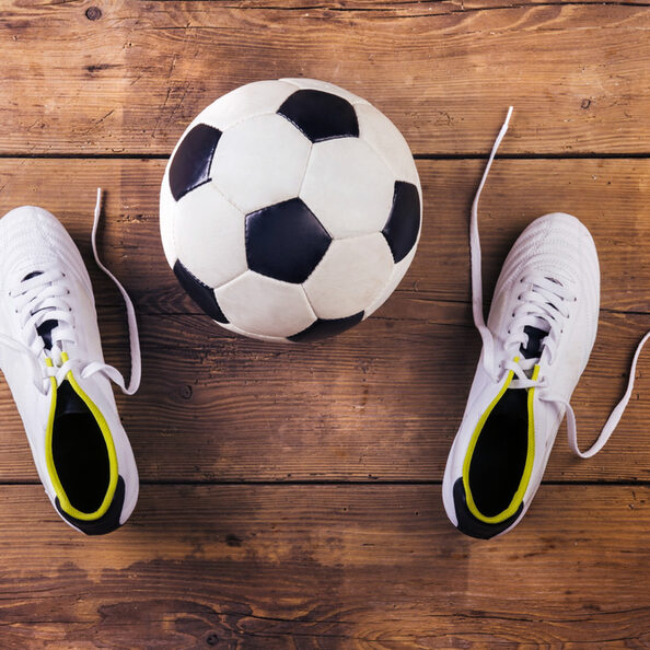 Foto: Fußball und Schuhe