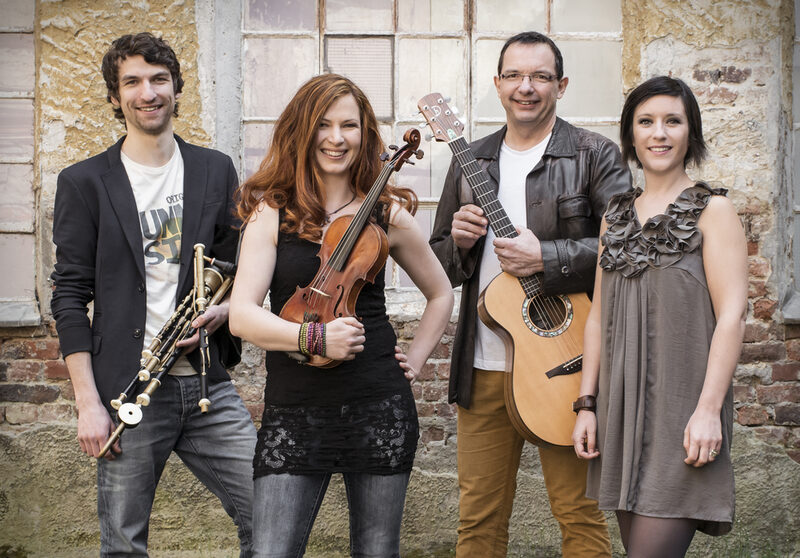 Gruppenbild der Irish-Folk Band Cara