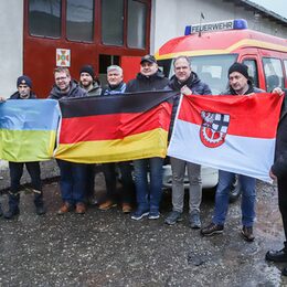 Übergabe des Mannschaftstransportfahrzeuges an die Feuerwehr Peremyschljany am 10.12.2022 (Foto: Stadt Hürth)